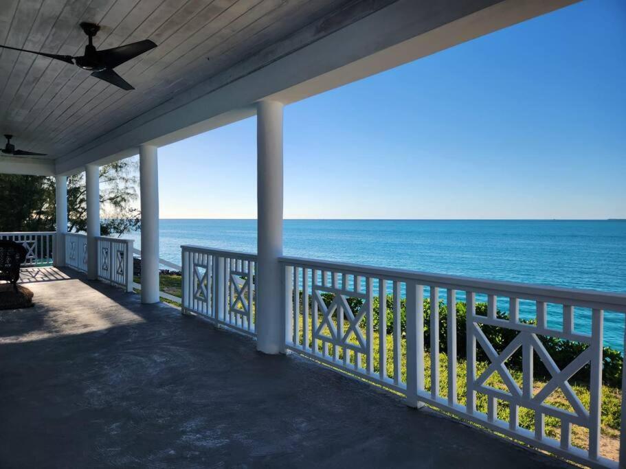 Turquoise Escapes Villa Black Point Exterior photo